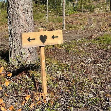 Metsaesydaen Moekki 1 Minttumaari Campingplatz Puumala