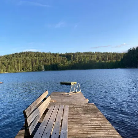 Metsaesydaen Moekki 1 Minttumaari Kemping