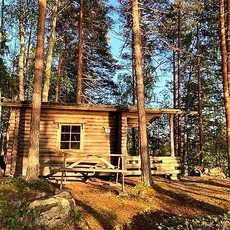 Metsaesydaen Moekki 1 Minttumaari Camping Puumala