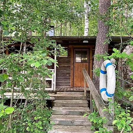 Metsaesydaen Moekki 1 Minttumaari Camping