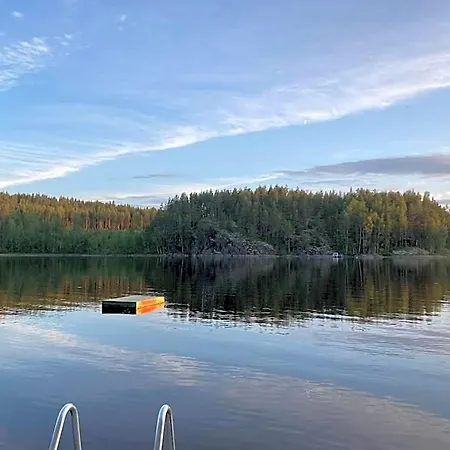 Metsaesydaen Moekki 1 Minttumaari Camping